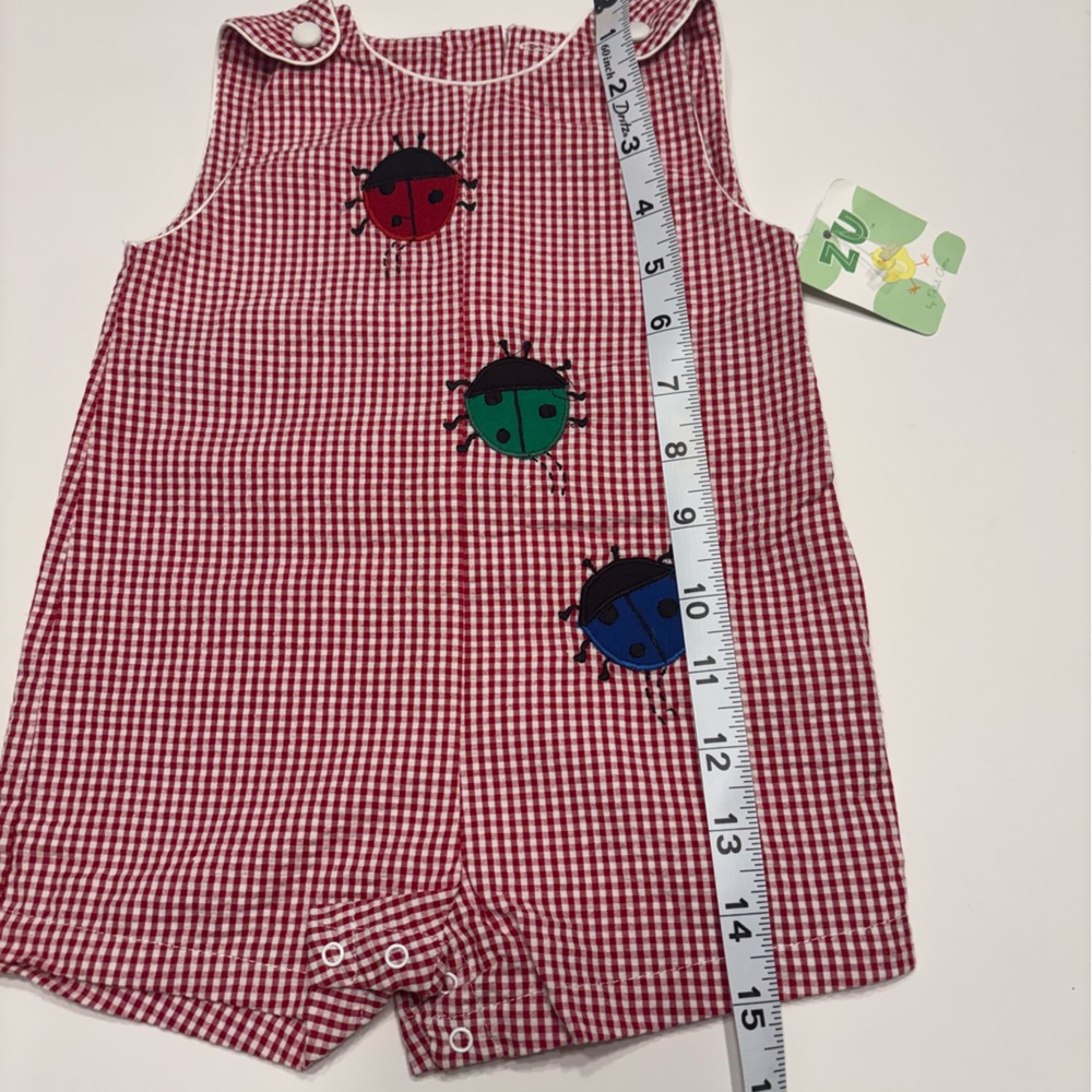 PETIT AMI ZU BOY ROMPER SIZE 3 MONTHS 
RED & WHITE SEERSUCKER BUGS APPLIQUÉ - Picture 3 of 5